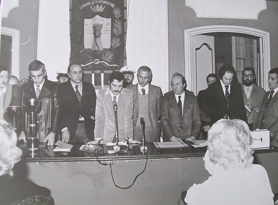 tre premi nazionali di poesia-artevisiva; musica; poesia -Adele Semino- ediz.1978: premiazione. Da sinistra: Giorgio Agnoletto-Rinaldo Magnani,presidente provincia di GE-Giuseppe Armirotti(sindaco)-Boccardo-Angelo Valcarenghi(organizzatore).